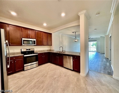 1823 Alameda Drive - Photo Thumbnail 2