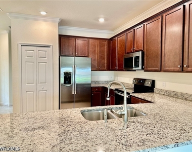 1823 Alameda Drive - Photo Thumbnail 6