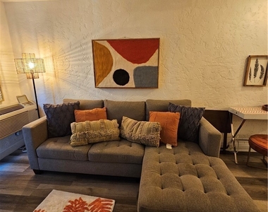 828 Wiggins Pass Road - Photo Thumbnail 9