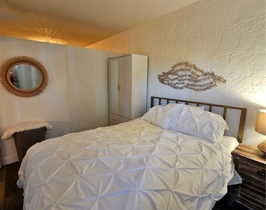 828 Wiggins Pass Road - Photo Thumbnail 16