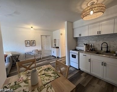 828 Wiggins Pass Road - Photo Thumbnail 10