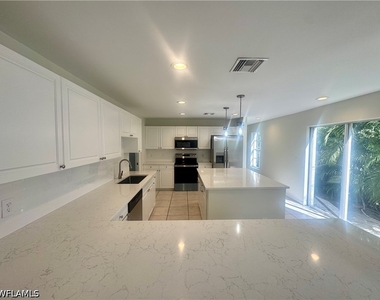 10650 Ragsdale Street - Photo Thumbnail 4