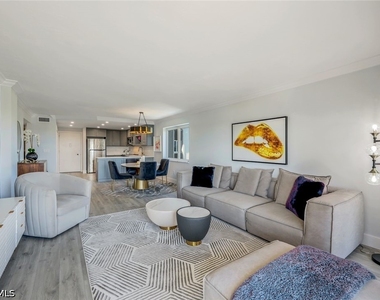 2150 Gulf Shore Boulevard N - Photo Thumbnail 2