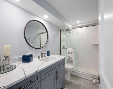 2150 Gulf Shore Boulevard N - Photo Thumbnail 14
