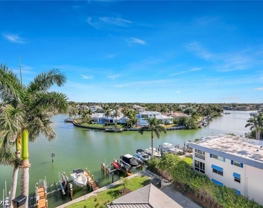2150 Gulf Shore Boulevard N - Photo Thumbnail 20