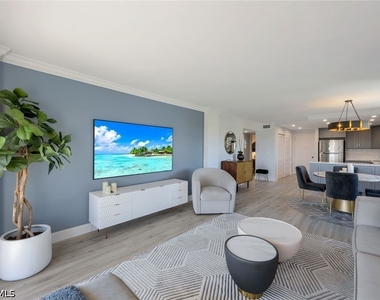 2150 Gulf Shore Boulevard N - Photo Thumbnail 1