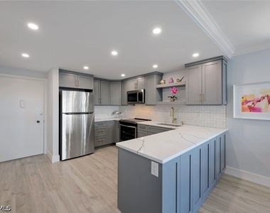 2150 Gulf Shore Boulevard N - Photo Thumbnail 7