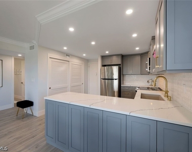 2150 Gulf Shore Boulevard N - Photo Thumbnail 6