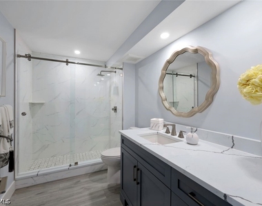 2150 Gulf Shore Boulevard N - Photo Thumbnail 12