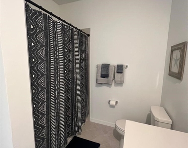 5807 Double Eagle Circle - Photo Thumbnail 9