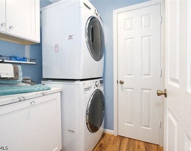 3225 Cypress Glen Way - Photo Thumbnail 21