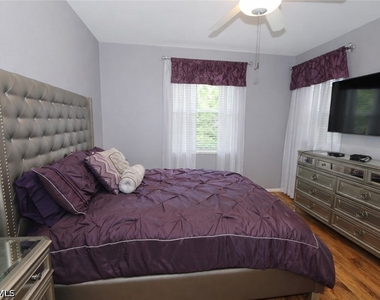3225 Cypress Glen Way - Photo Thumbnail 14