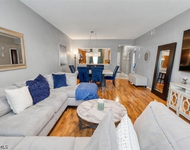 3225 Cypress Glen Way - Photo Thumbnail 3