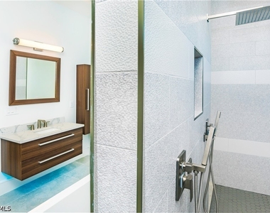231 Legacy Court - Photo Thumbnail 29