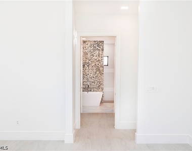 231 Legacy Court - Photo Thumbnail 23