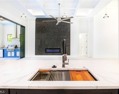 231 Legacy Court - Photo Thumbnail 12