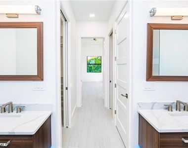 231 Legacy Court - Photo Thumbnail 31