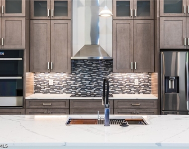 231 Legacy Court - Photo Thumbnail 10