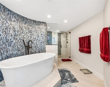 4401 Gulf Shore Boulevard N - Photo Thumbnail 13