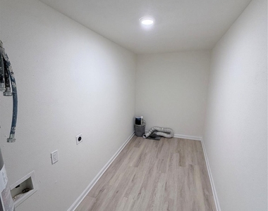 1112 3rd Street - Photo Thumbnail 17