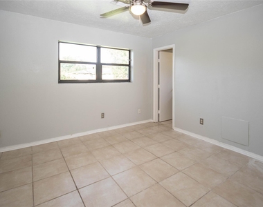 10902 Mosscrest Drive - Photo Thumbnail 13