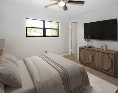 10902 Mosscrest Drive - Photo Thumbnail 12