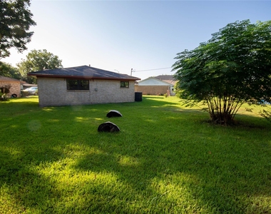 10902 Mosscrest Drive - Photo Thumbnail 21
