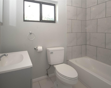 10902 Mosscrest Drive - Photo Thumbnail 14