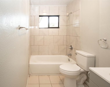 10902 Mosscrest Drive - Photo Thumbnail 17