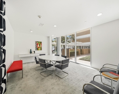 3600 Montrose Boulevard - Photo Thumbnail 11