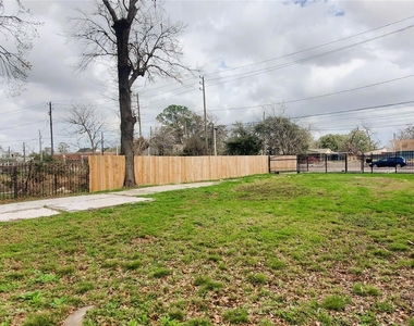 4605 Fulton Street - Photo Thumbnail 10