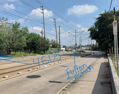4605 Fulton Street - Photo Thumbnail 4
