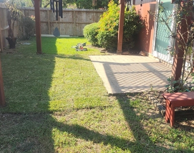 703 Flower Field Court - Photo Thumbnail 20
