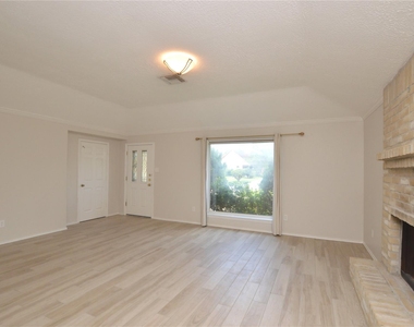 703 Flower Field Court - Photo Thumbnail 3