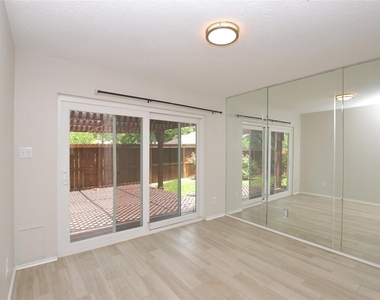 703 Flower Field Court - Photo Thumbnail 9