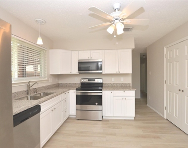 703 Flower Field Court - Photo Thumbnail 5