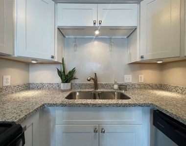 2601 Bellefontaine Street - Photo Thumbnail 3