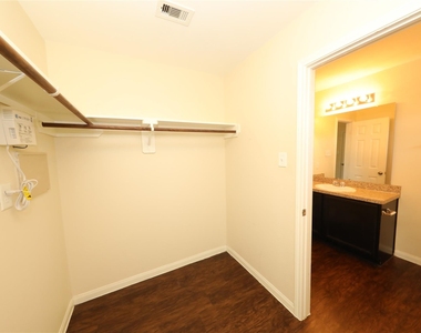 21430 Palma Grv - Photo Thumbnail 12