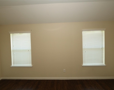 21430 Palma Grv - Photo Thumbnail 10