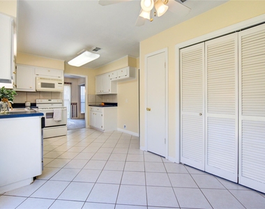 1927 Ash Meadow Drive - Photo Thumbnail 9