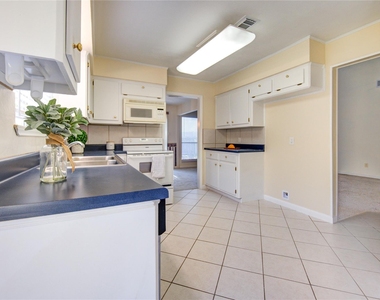 1927 Ash Meadow Drive - Photo Thumbnail 13