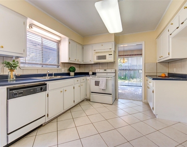 1927 Ash Meadow Drive - Photo Thumbnail 15