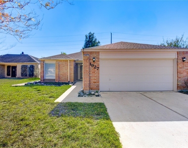 1927 Ash Meadow Drive - Photo Thumbnail 2