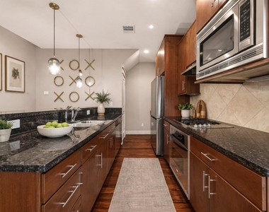 1510 Crockett Street - Photo Thumbnail 8