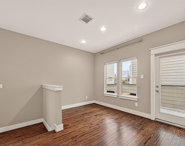 1510 Crockett Street - Photo Thumbnail 21