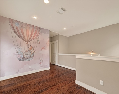 1510 Crockett Street - Photo Thumbnail 23