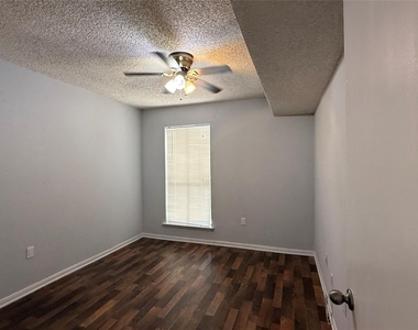 250 El Dorado Boulevard - Photo Thumbnail 4