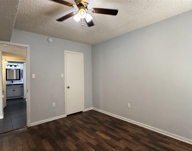 250 El Dorado Boulevard - Photo Thumbnail 5