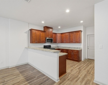 630 Magnolia Bend - Photo Thumbnail 17