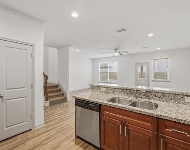 630 Magnolia Bend - Photo Thumbnail 2